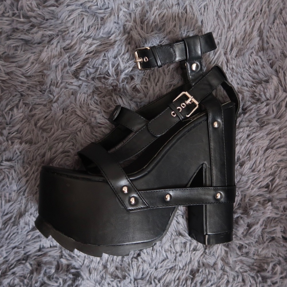 YRU Nightcall Platform Heels